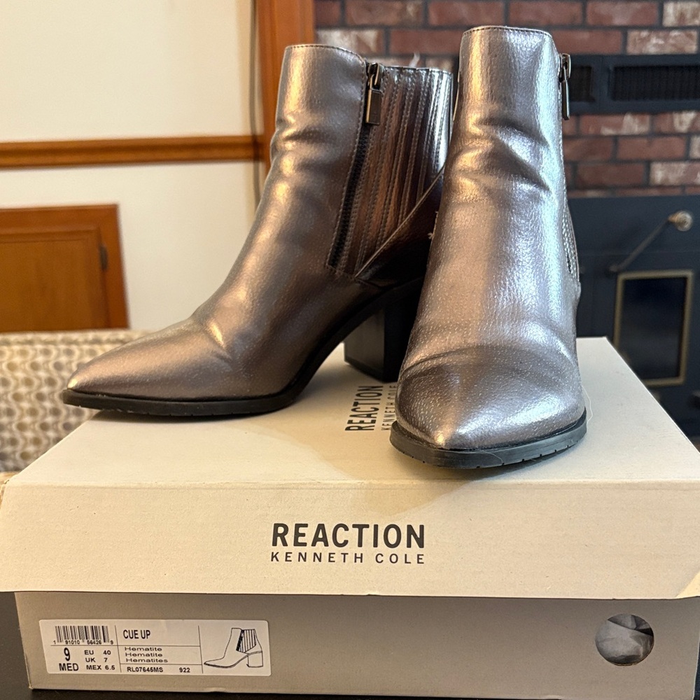 Kenneth Cole Reaction Silver Ankle Boots